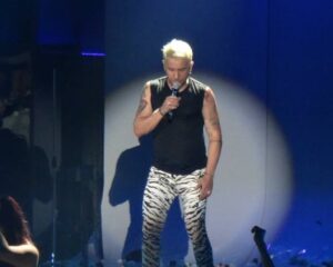 Greek singer Mazonakis